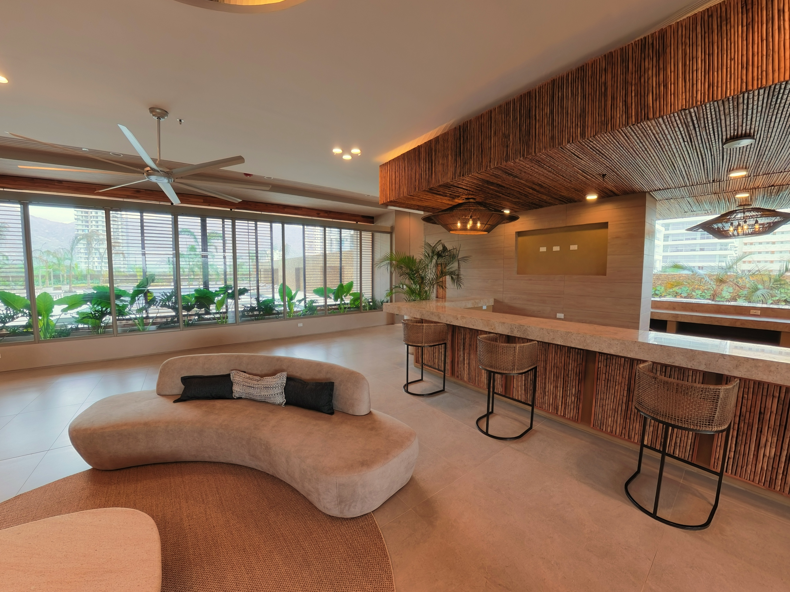 Bar y zona de relax, 3er piso